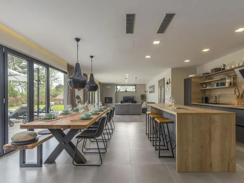 Villa Vinomore Comfortable Holiday Residence Tar-Vabriga